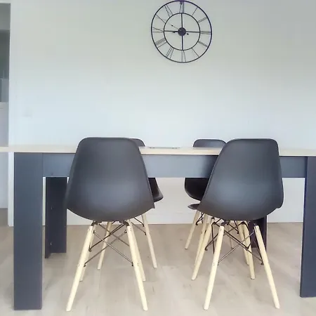 T3 Au 1er Etage Avec Un Balcon 公寓 *