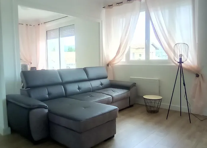 T3 Au 1er étage Avec Un Balcon *