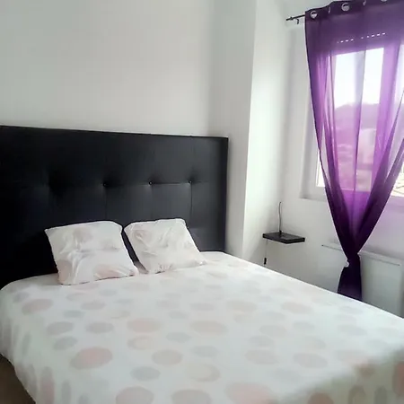 T3 Au 1er Etage Avec Un Balcon 卢德